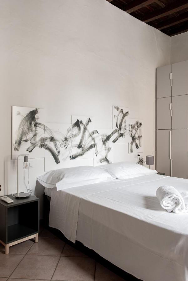 2 Rooms Next To A Market And Piazza Santa Croce - Homeunity Florencia Exterior foto