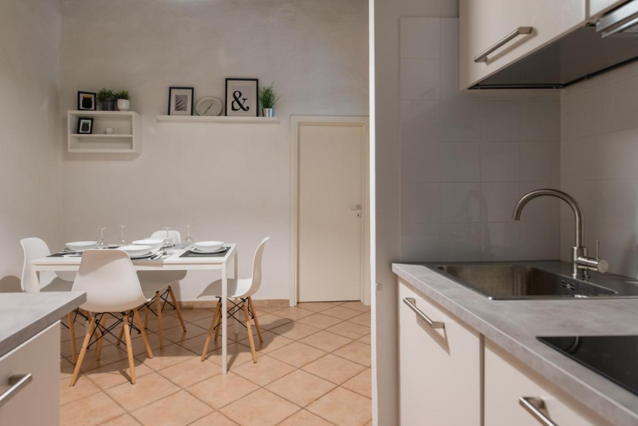 2 Rooms Next To A Market And Piazza Santa Croce - Homeunity Florencia Exterior foto