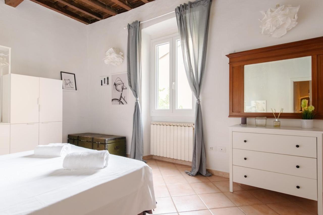 2 Rooms Next To A Market And Piazza Santa Croce - Homeunity Florencia Exterior foto