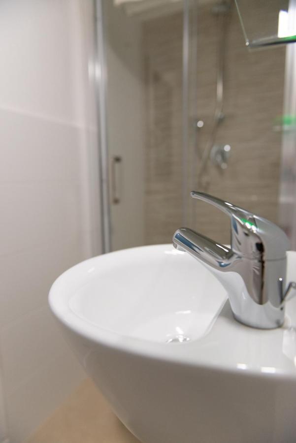 2 Rooms Next To A Market And Piazza Santa Croce - Homeunity Florencia Exterior foto